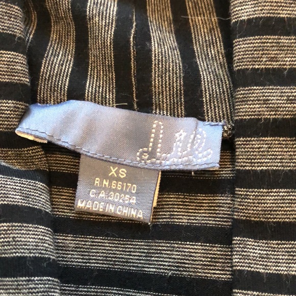 Vintage Anthropologie top xs.  Mint condition - Picture 2 of 4